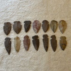 Lot 14 Stone Arrowheads For Making DIY Arrowhead Jewelry Necklaces